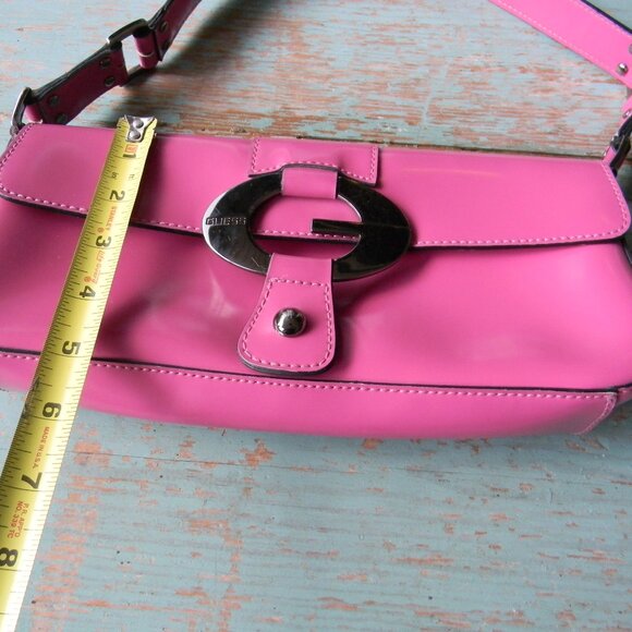 GUESS Y2K VINTAGE PINK PATENT GORGEOUS BAGUETTE SHOULDER BAG 90'S GORGEOUS! - Picture 4 of 8